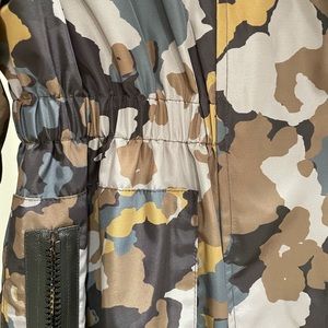 Ali Ro Camouflage Print Hooded Jacket 